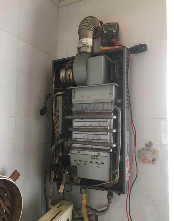 家用燃气热水器各种故障维修,热水器故障100例热水器出水量小