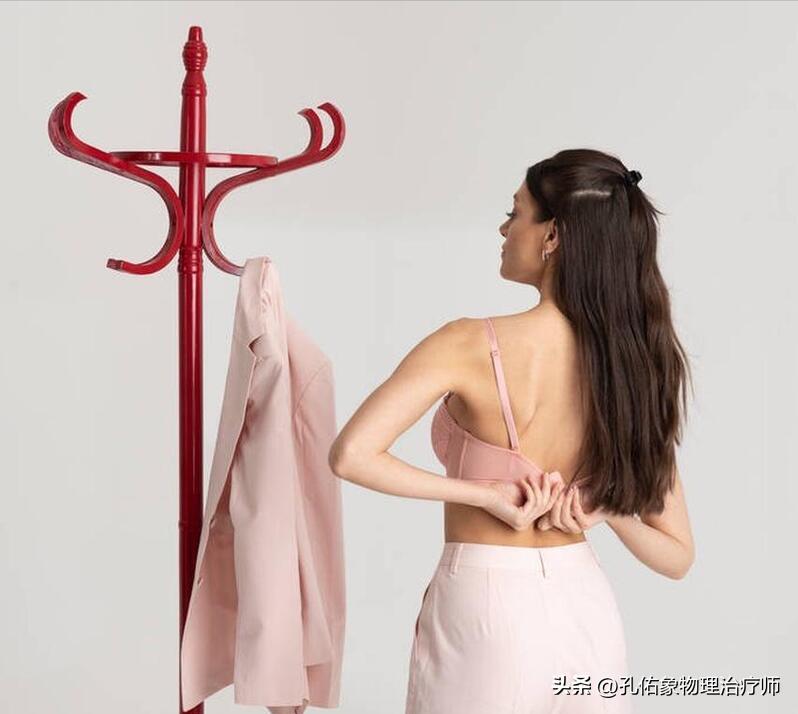 左边肩膀疼痛的治疗方法小妙招,肩膀手往后抬时疼痛是什么原因