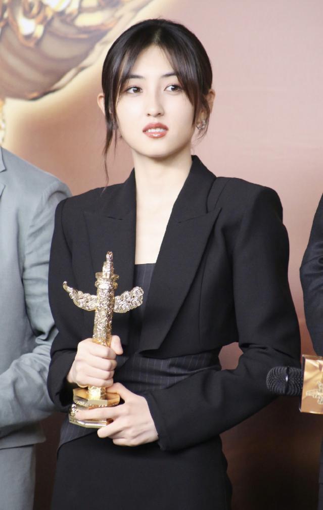 关晓彤于文文同框,于文文和关晓彤同框