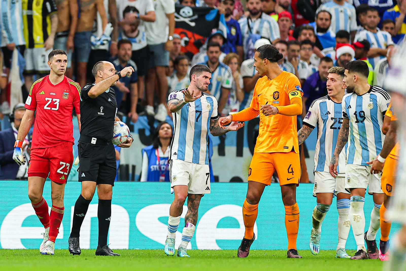 梅西令人发怒的视频,梅西被激怒集锦视频