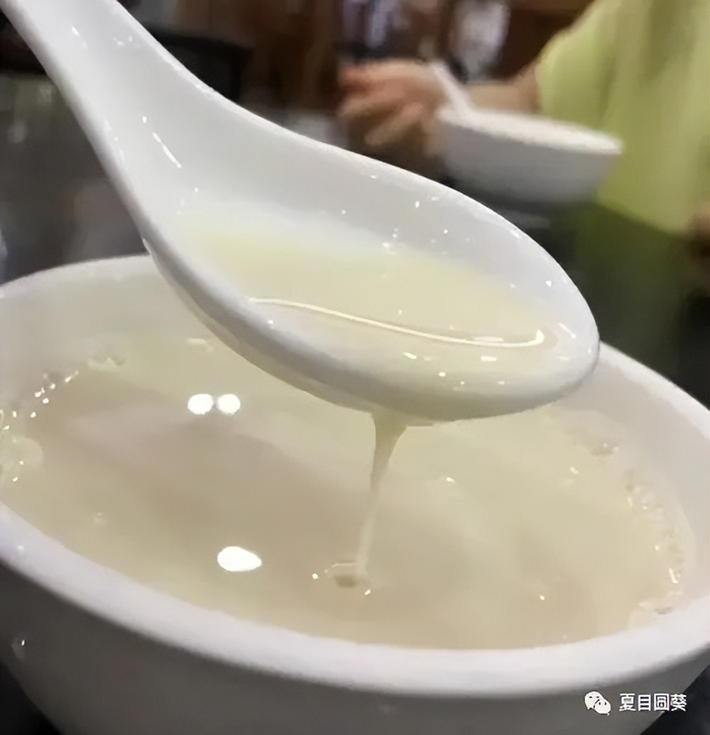 梧州特产冰泉豆浆400字,梧州骑楼老街美食冰泉豆浆