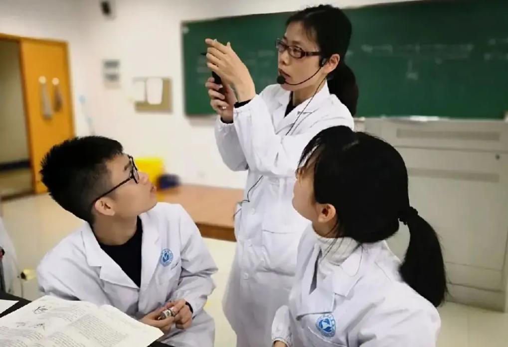 医学类前景最好的十大专业图表,医学本科麻醉专业就业前景