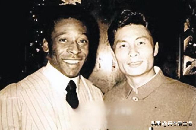 球王贝利的传奇一生完整版,球王贝利曾效力球队