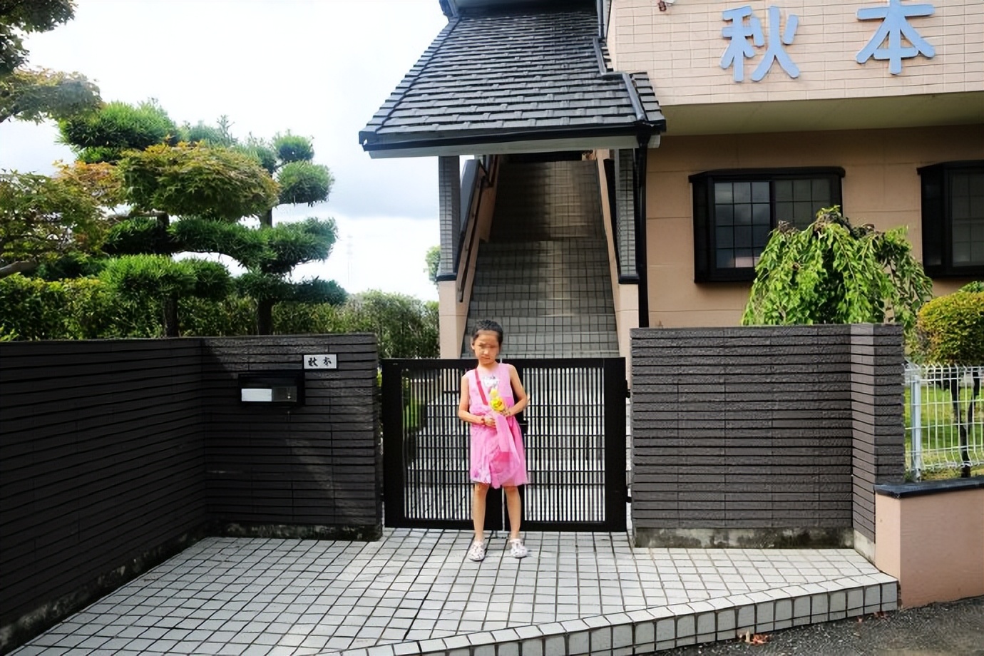 带孙女出去看世界,带着孙女看世界