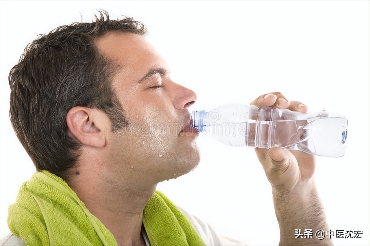 出汗多怎么辨别阳虚还是阴虚,出汗多的气虚的症状表现有哪些
