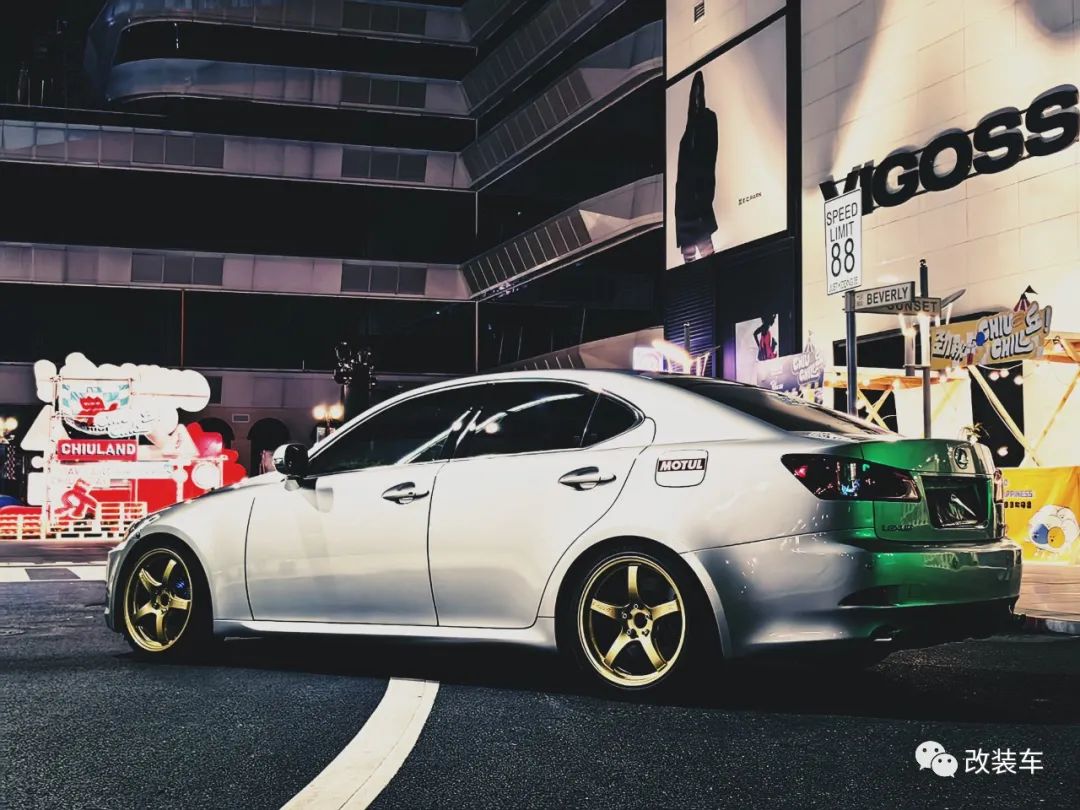 3.5V6+后驱的雷克萨斯IS300，雷车也能玩出烂仔范