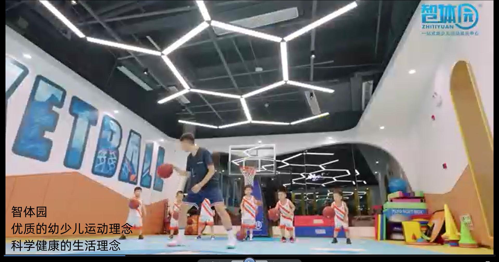 如何长传球最准最有力教学,如何学会大幅度左右传球