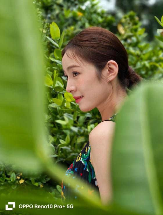 如何用手机拍出高级感人物照片,怎么用手机把人拍出高级感