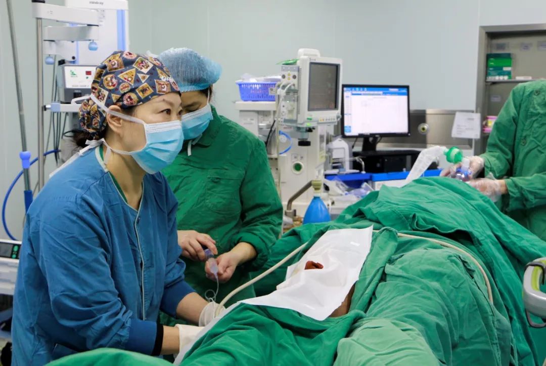 哈达迪姚明亚洲第一中锋,哈达迪跟腱断裂