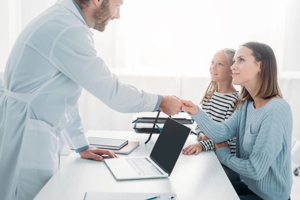 医院看病挂错号怎么办,不用挂错号看病100所医院