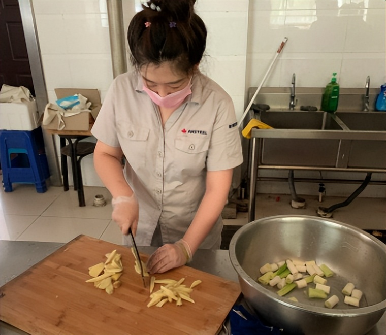 2014年,桃木枝戳穿*体下**?河北女子死状诡异,求爱日记本藏杀机