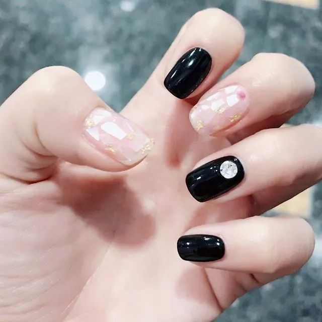 简单又纯又欲的美甲图文,不俗气简单又好看的美甲