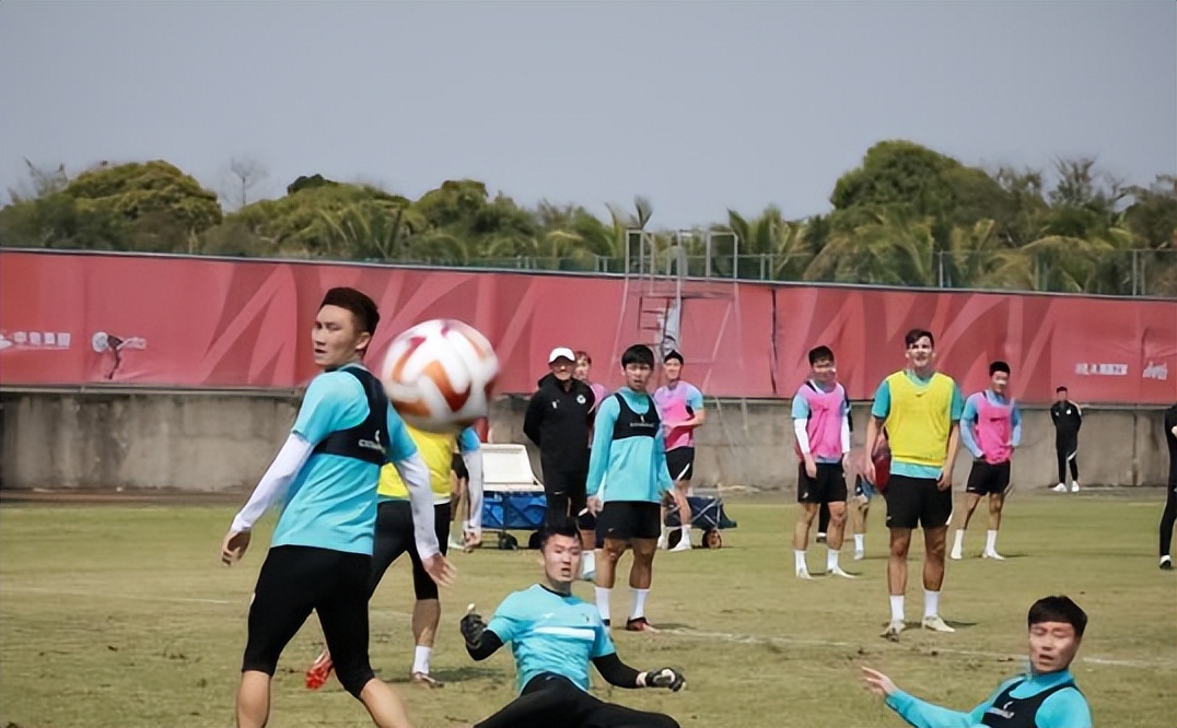 大连队日常篇：四人进名人堂，基额很努力，官媒释谣言