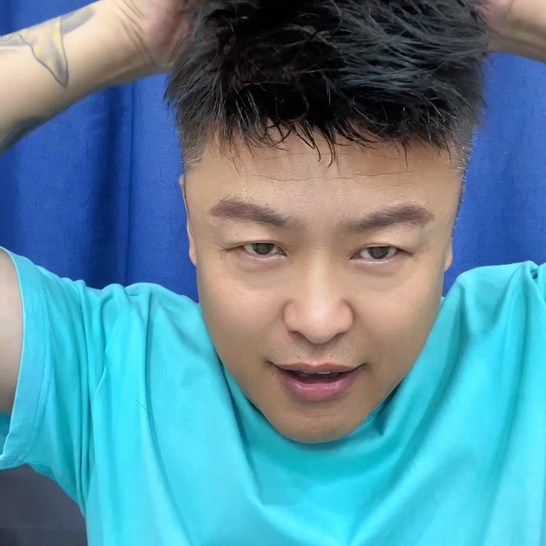 不会打理很长假发怎么办,不会打理头发的看过来轻轻一梳