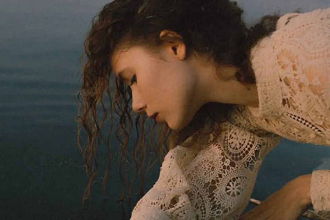 千万不要做一个无聊的人,千万不要做一个好说话的人