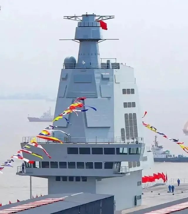 中国航母抄袭苏联?为什么他们执着于给中国*器武**找“爹”?