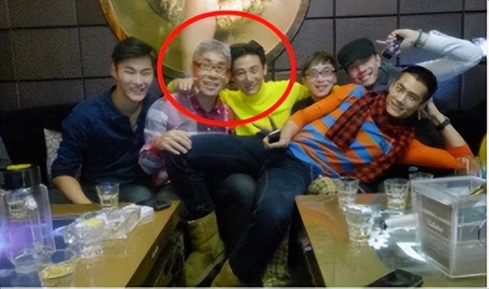 京城四美*冰白**：献媚成龙获杨受成独宠，下嫁男模却遭郑元畅*爱夺**