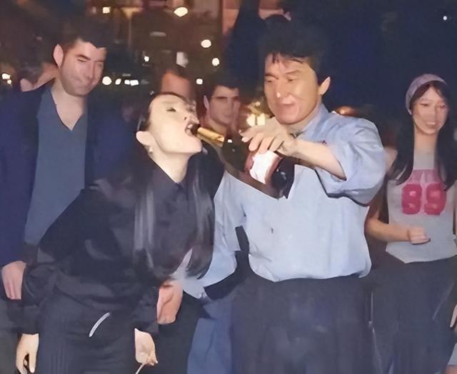 2009年初娱乐圈第一狗仔卓伟,第一狗仔卓伟最近哪里去了