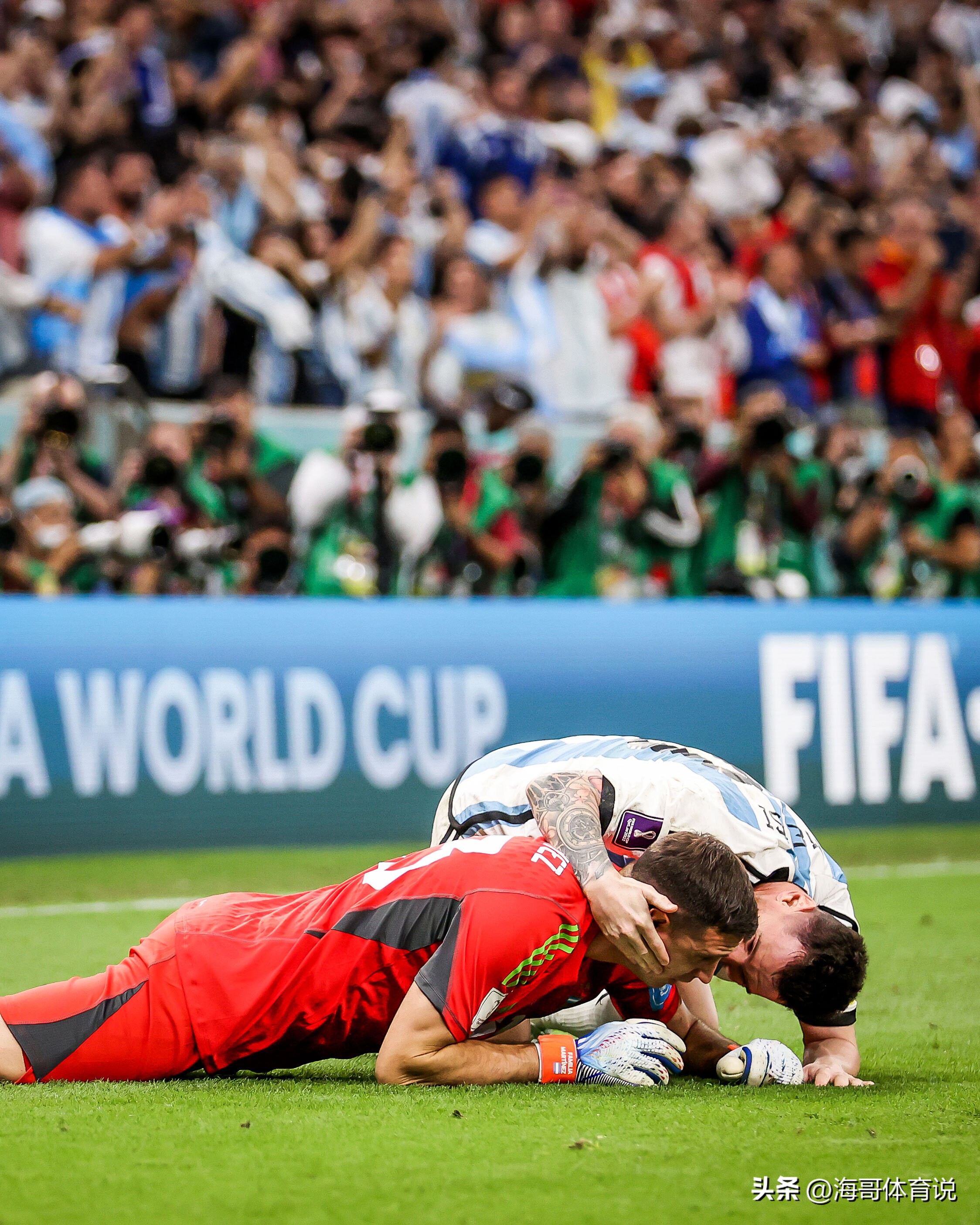 阿根廷门神马丁内斯:从英乙联赛到世界杯决赛的不可思议的旅程