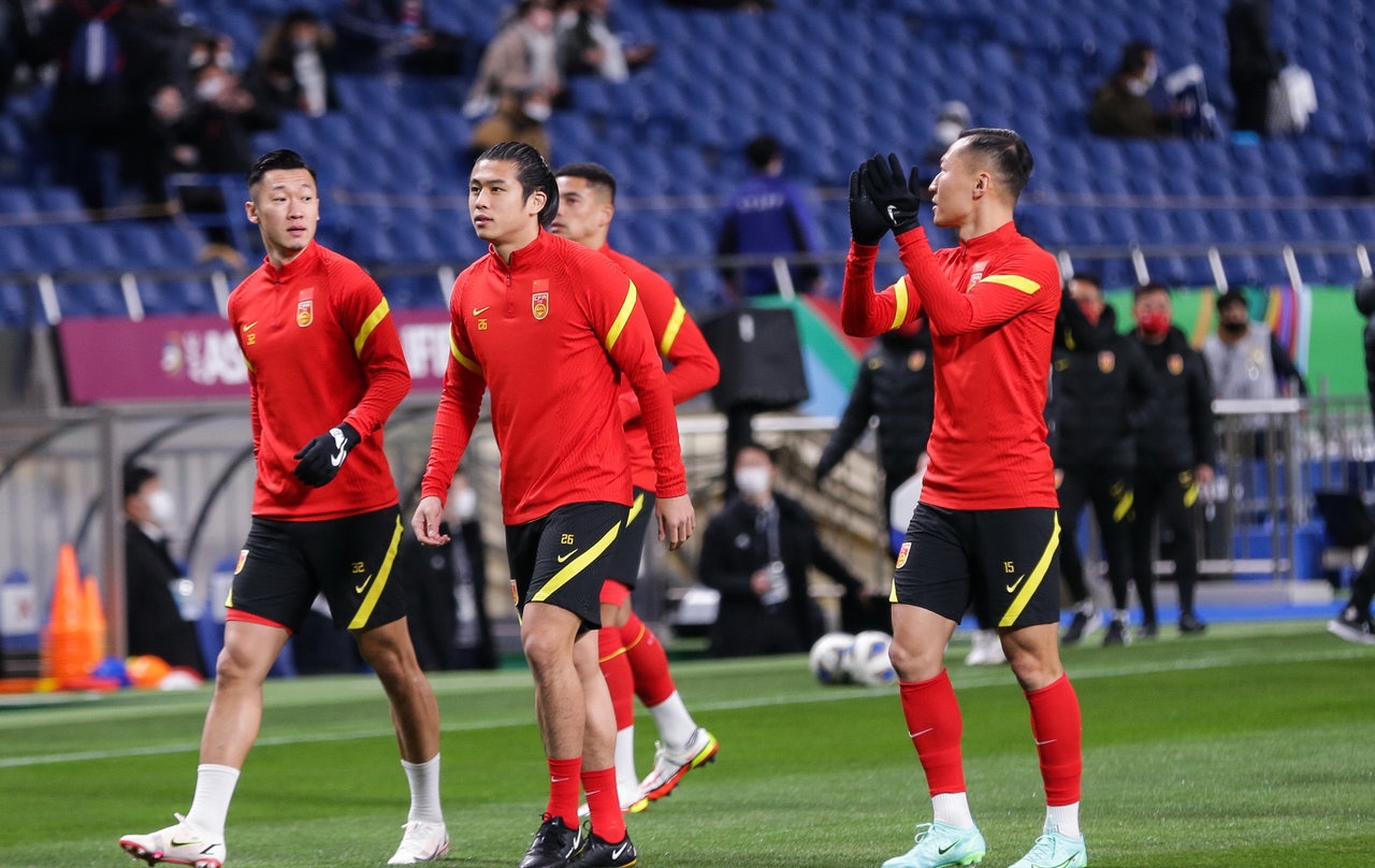 12强赛国足奏国歌,十二强赛中国队赛程口号