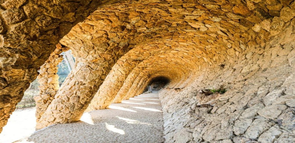 西班牙的建筑风格，反映出西班牙文化怎样的特点？