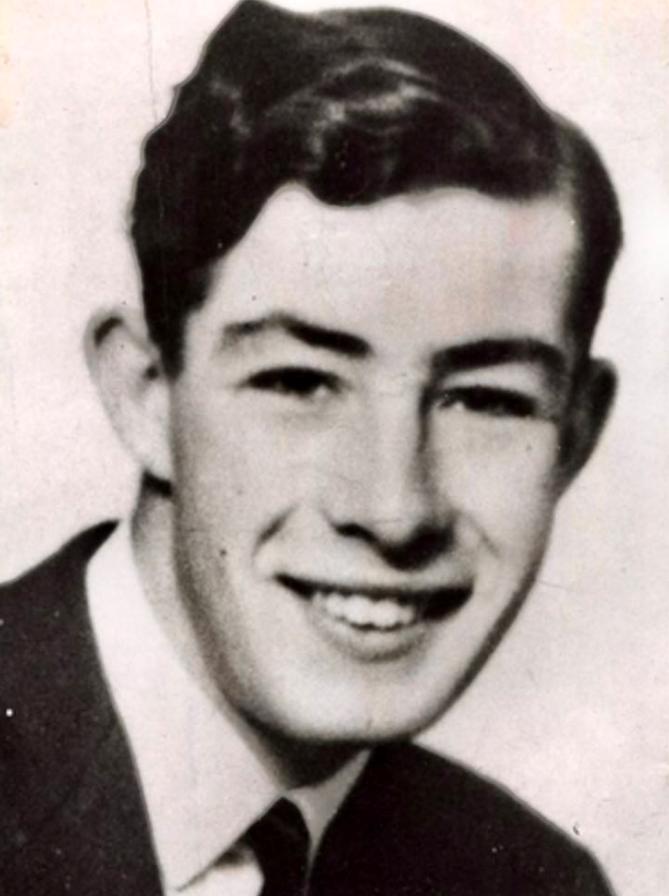 美国男子进入无人区视频,美国男人进入神秘洞穴探险