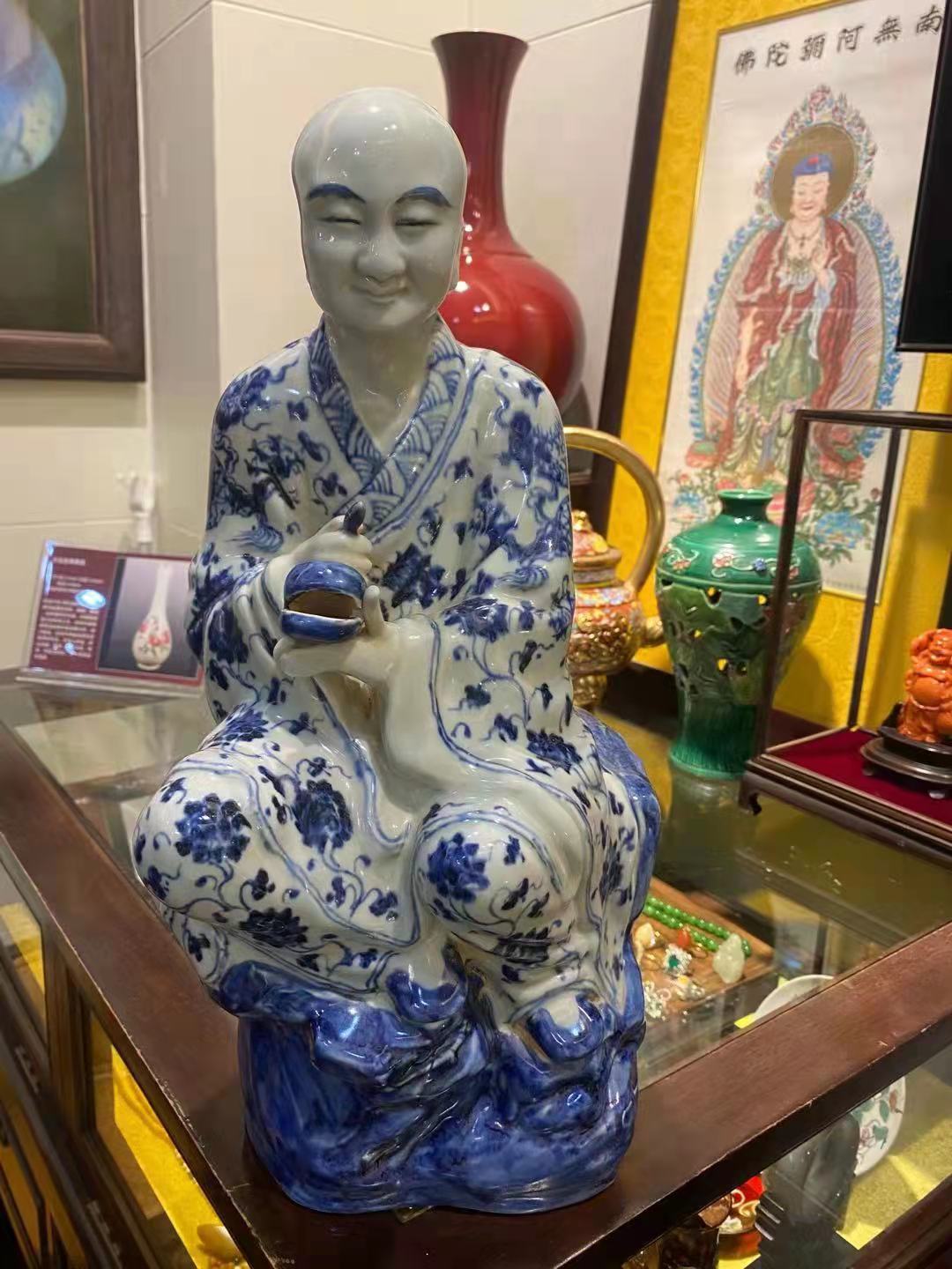 从十八尊晚清青花罗汉瓷塑造像看瓷器*物文**的历史意义