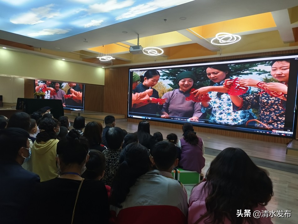 幼儿园六一亲子游园活动通知,清水园幼儿园六一视频