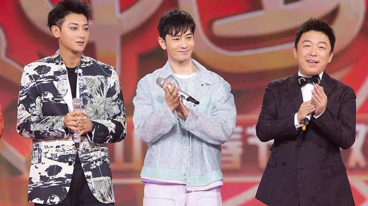 榛勬袱榛勬檽鏄庡懆鍐洦,鍛ㄥ啲闆ㄩ粍娓ら粍鏅撴槑鍚堜綔