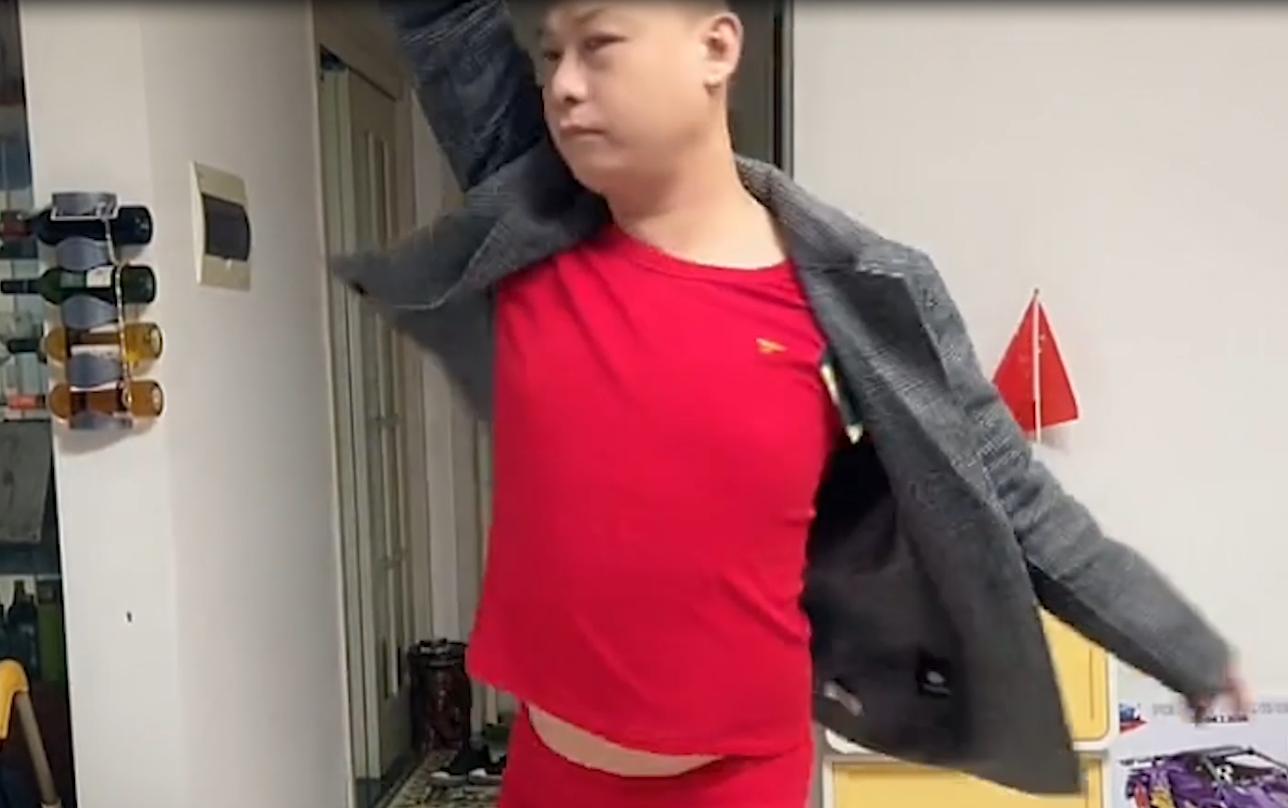 男德天花板明明，全网“反恐婚第一人”，疼媳妇是作秀还是真爱？