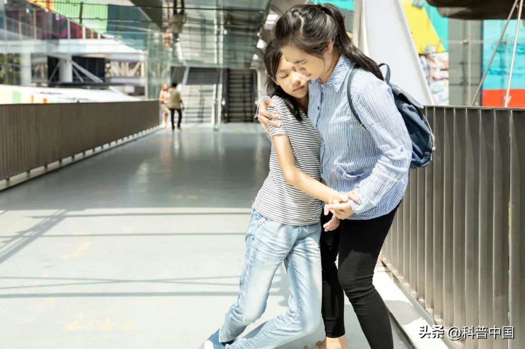 热到中暑怎么办这些错误千万别犯,热死了有什么方法解暑