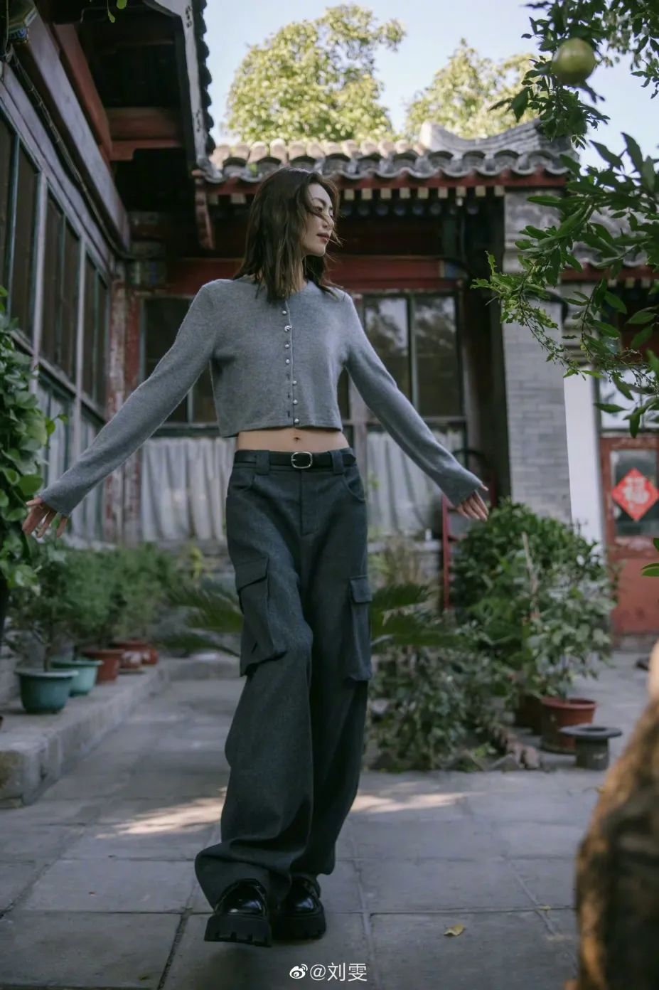 2023年四月旅游穿搭,四月穿衣笔记浪漫春日的十套穿搭