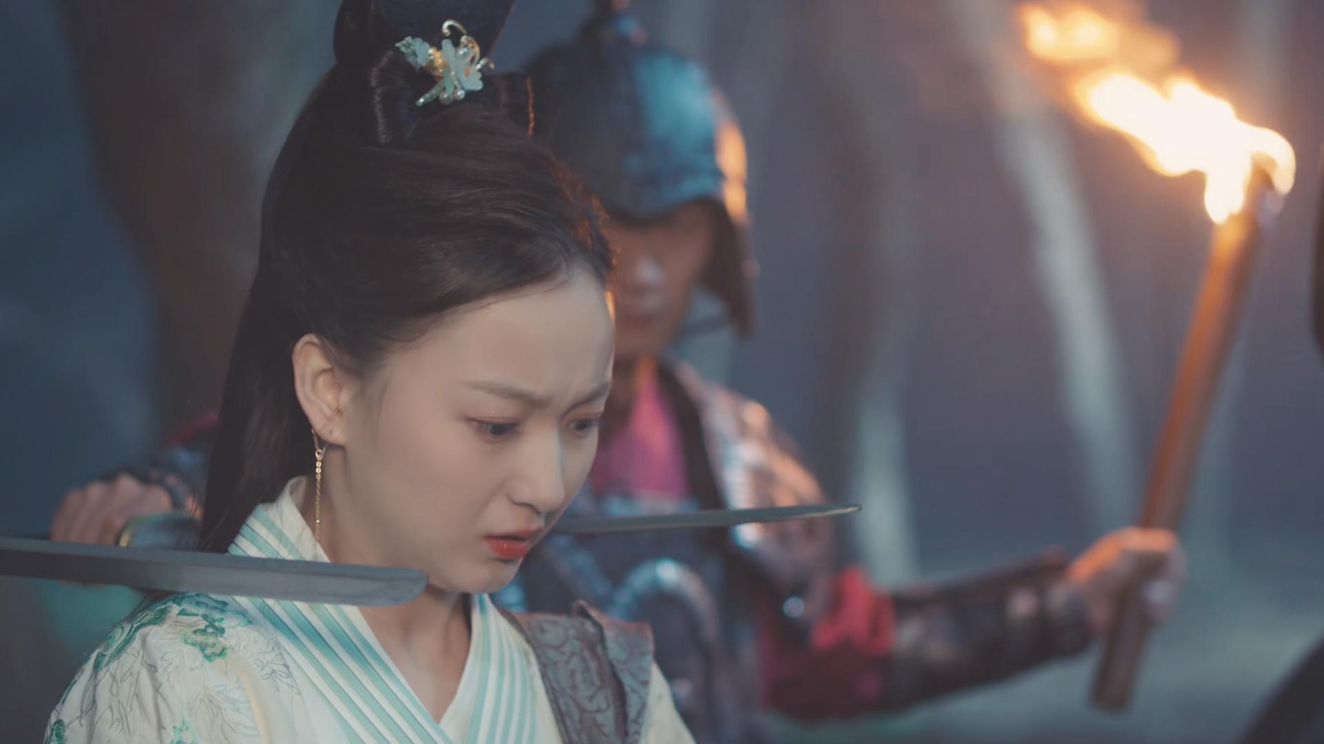 城主大人1：女子被迫穿男装当皇帝，成年后还被妃子追着要同房！