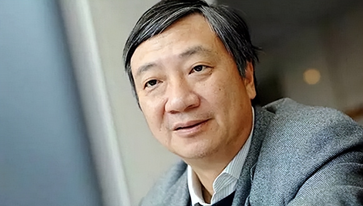 一个时代的逝去一段岁月的追忆：港圈辉煌三十年，豪门盛宴终须别