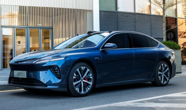 李斌李书福攒局，我去车企造手机