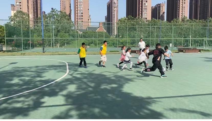 “足”梦向未来,追“球”快乐—素质公益小天使足球节开幕