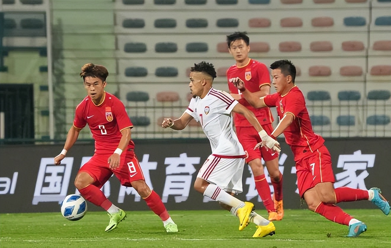 几个菜喝成这样？U23国足洋帅接受央视采访放话，杭州亚运誓夺冠