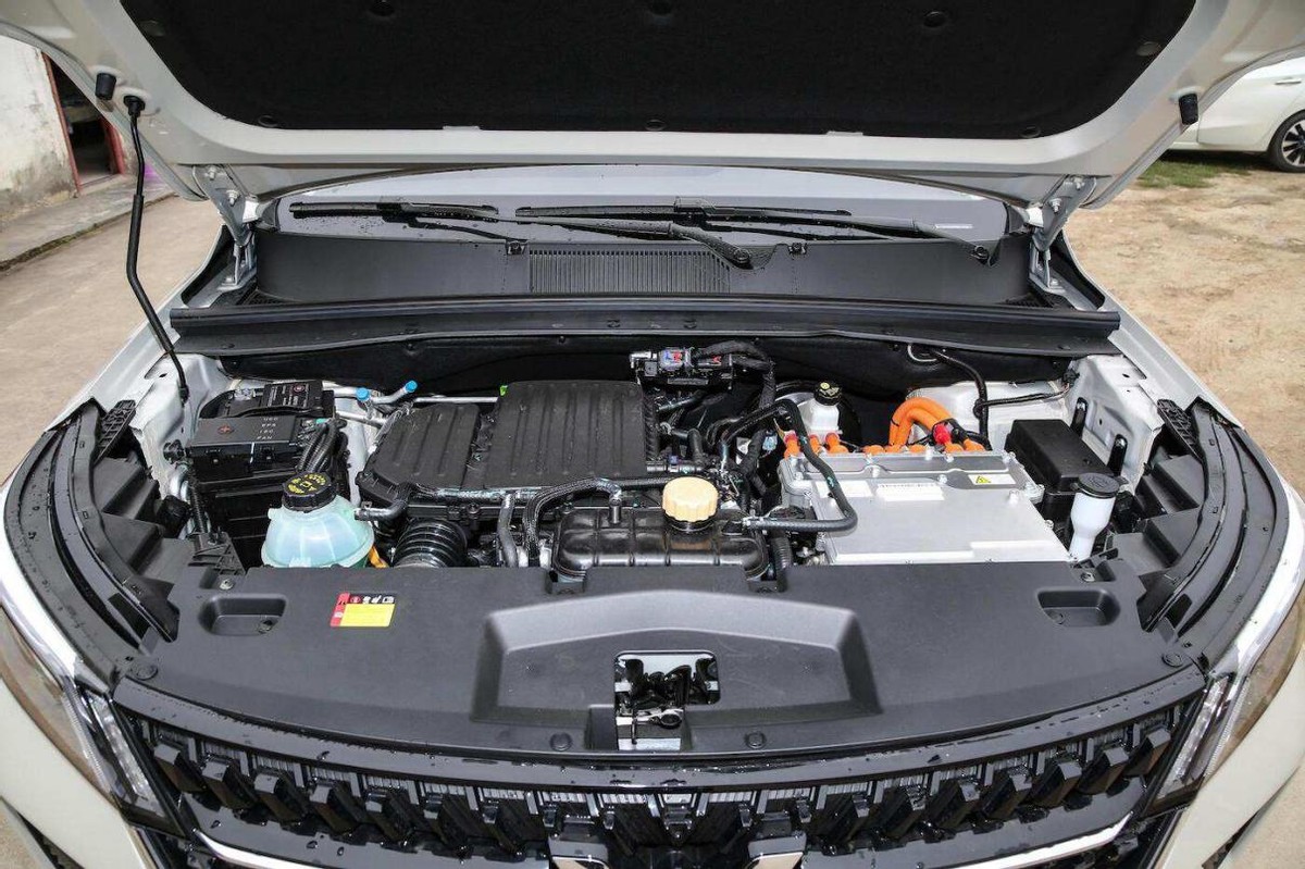 五菱星辰混动版10.98万值不值得买,五菱星辰手动挡低配五座落地价