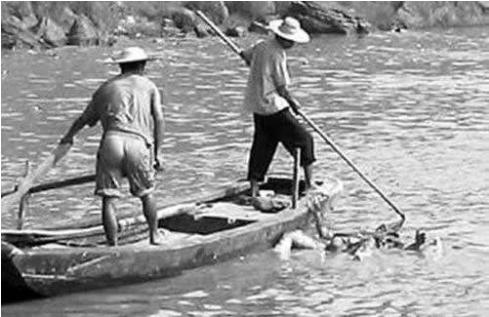 捞尸人夜晚捞尸全过程,民间真实的捞尸人