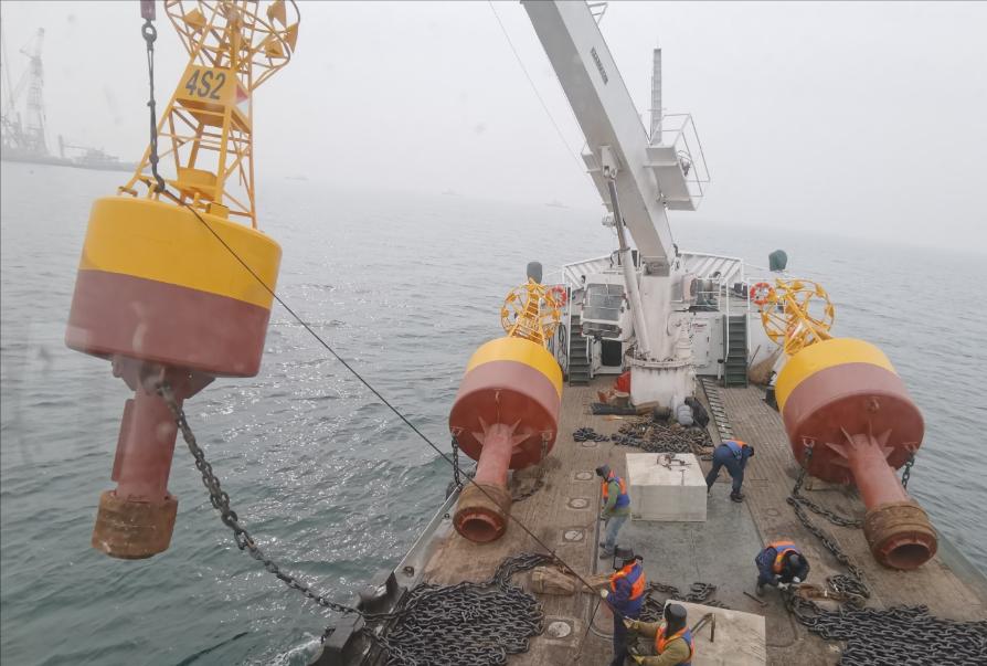 菲律宾砸石头,菲律宾拉砖船撞沉