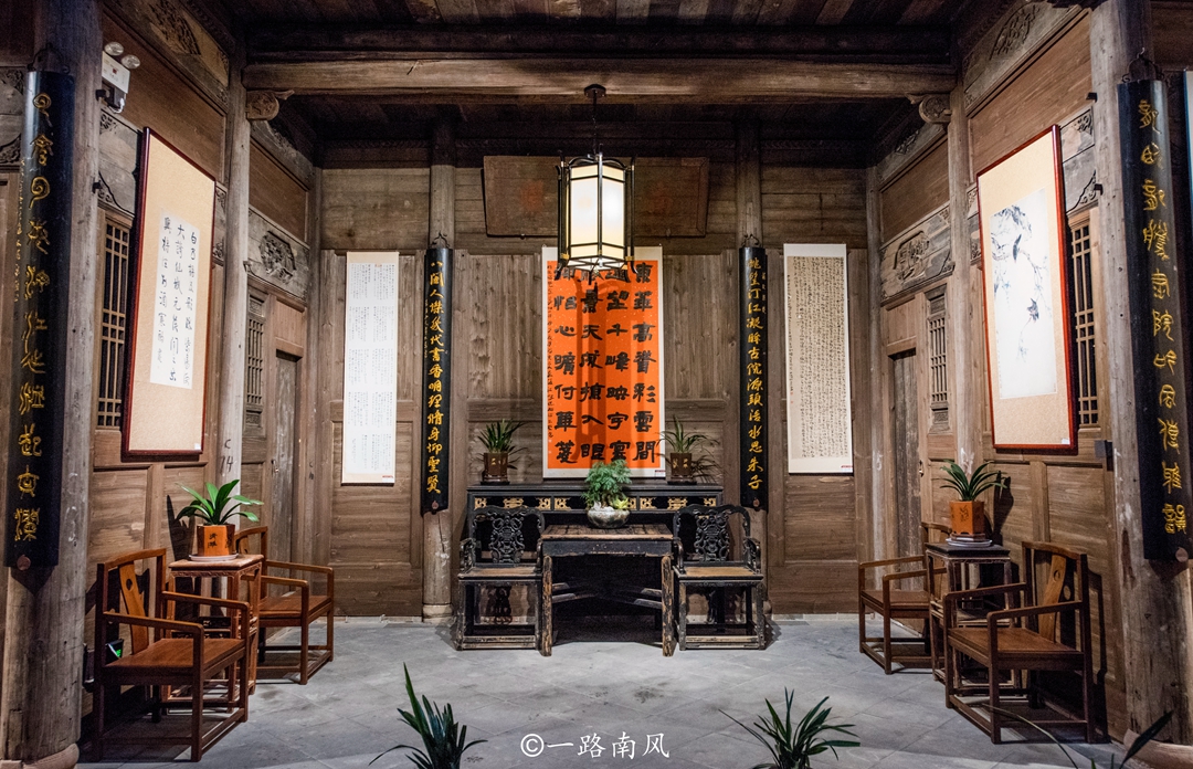 旅行来到福建长汀，发现一个“瑶池仙境”，内有成龙捐献的古建筑