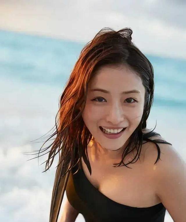 石原里美：多才多艺的综合艺术家