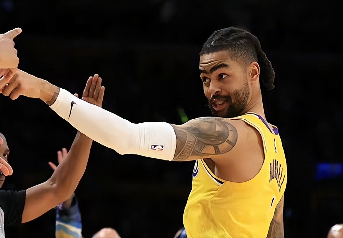 正负值-25！1.2亿先生被教练暗批，0篮板站着看戏，恐沦为替补