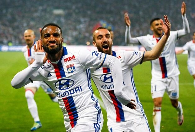 穆里尼奥罗马对曼联,足坛疯狂4小时