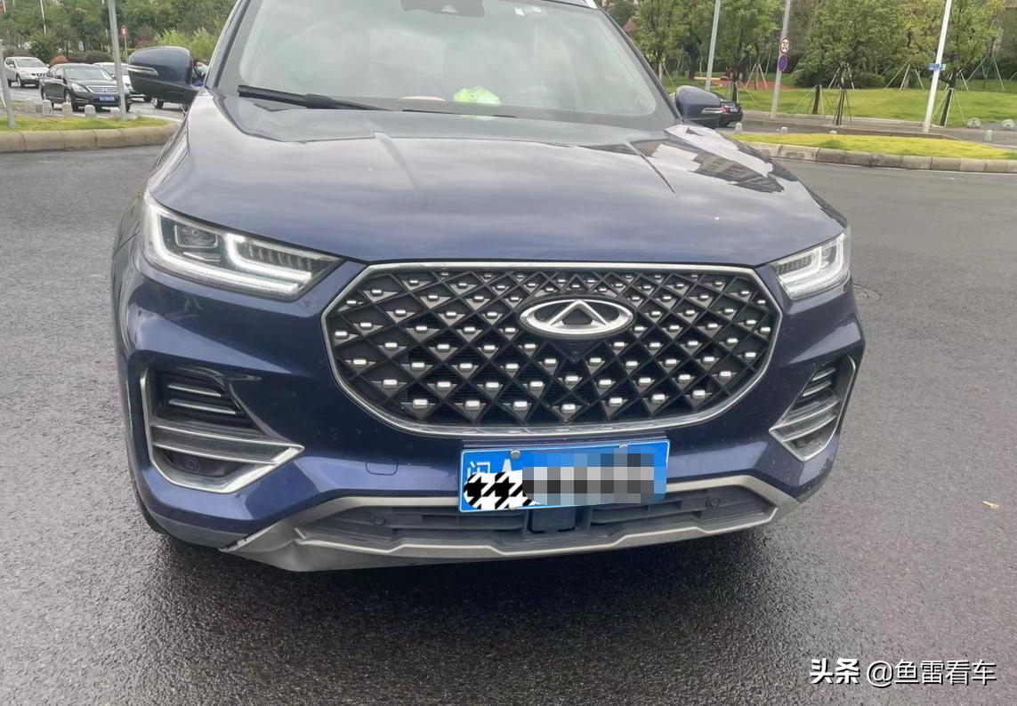 奇瑞瑞虎8plus黑色车夜间撞车照片,奇瑞瑞虎8追尾测试