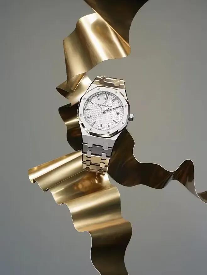 品牌手表购买,手表怎么买到正品牌的镜面