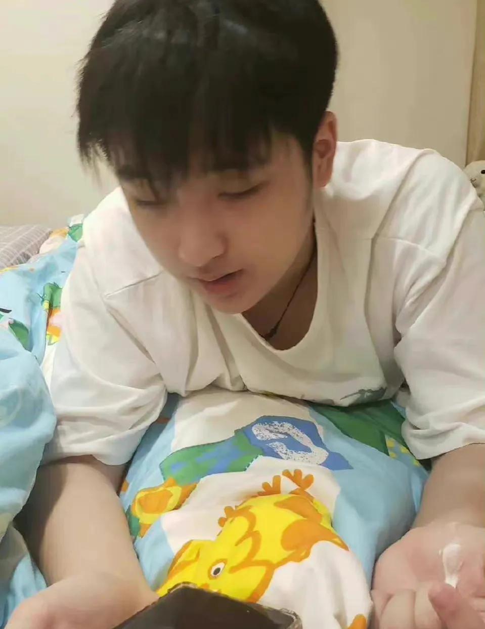 吴镇宇谈儿子长相,吴镇宇跟儿子年龄差距