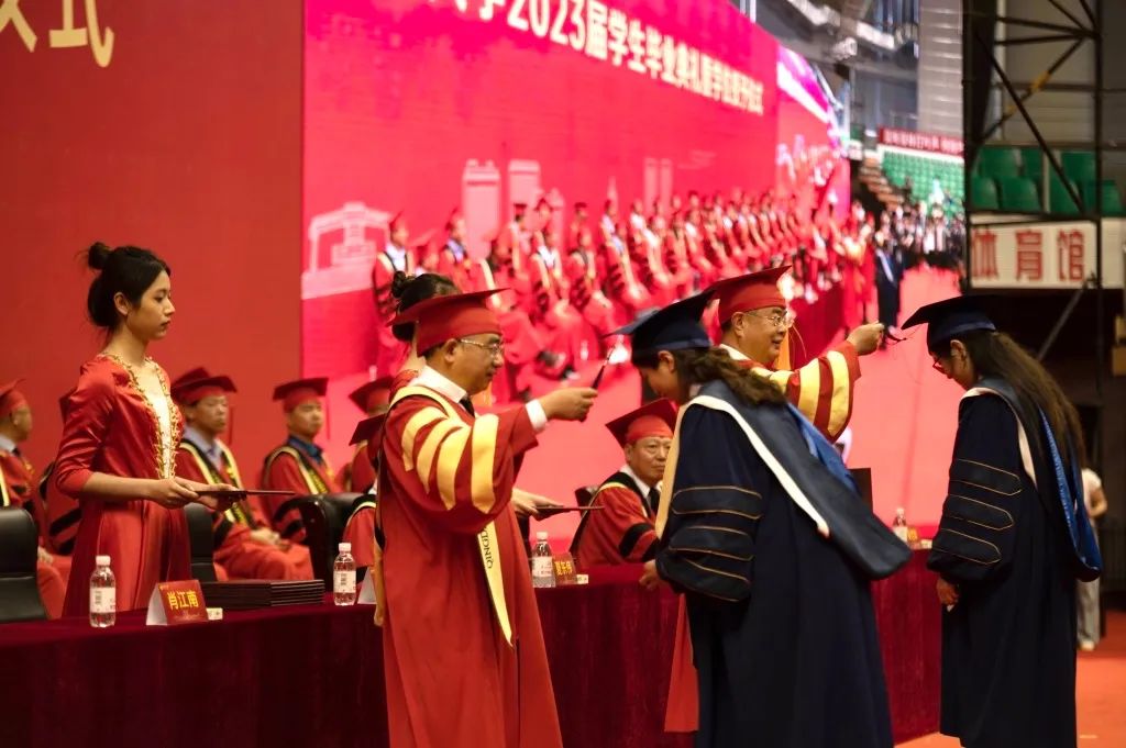 毕业典礼开成演唱会直播,大学毕业典礼演唱会完整版