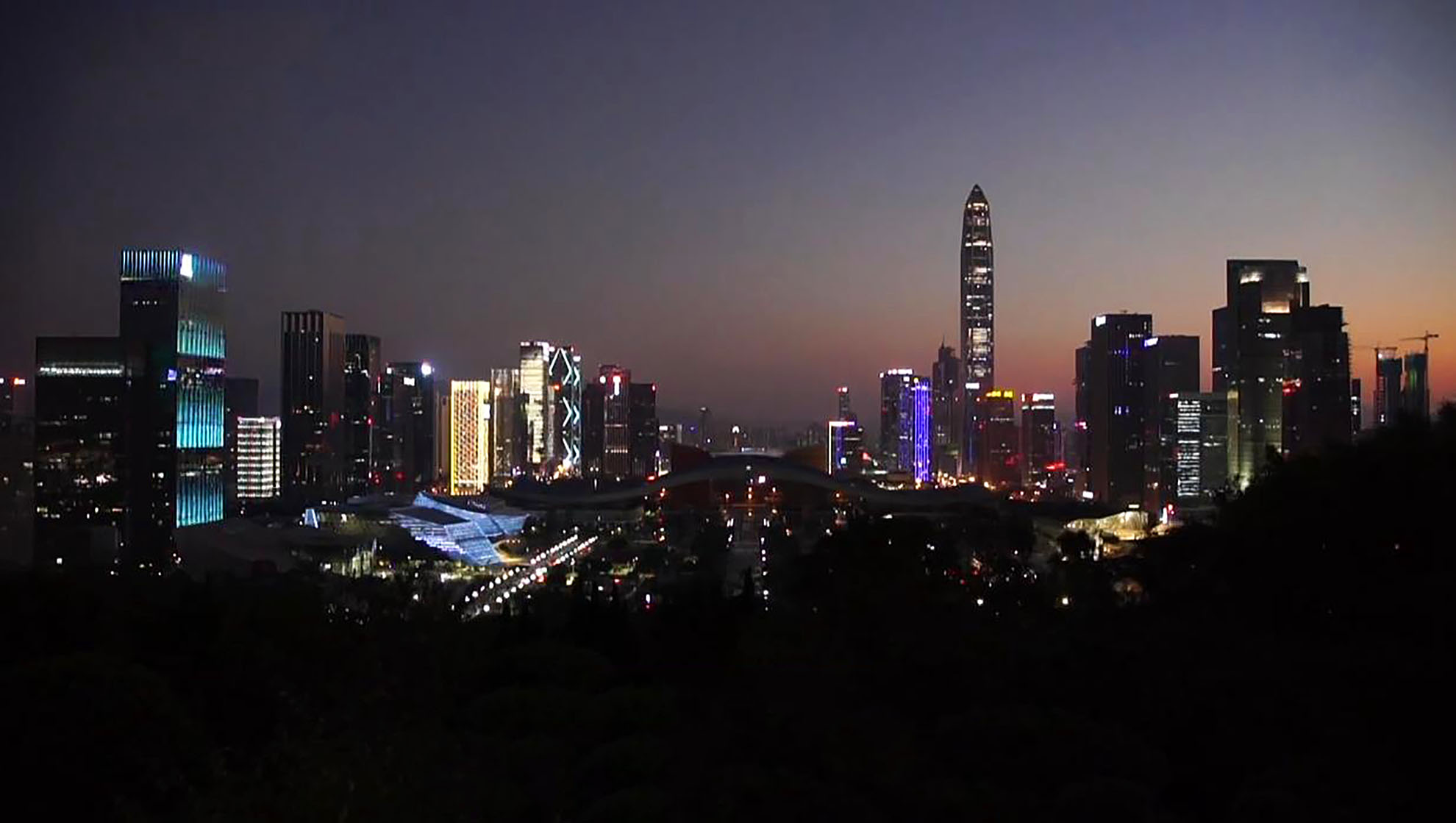 深圳“三和大神”，学历低却不想干活，专做日结工，干一天玩三天