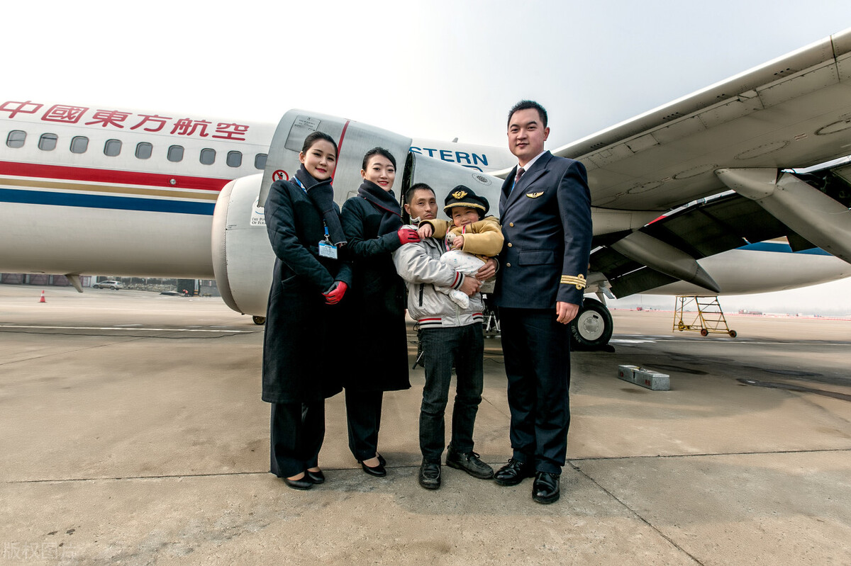 东航商务舱空姐颜值,东航空姐长得漂亮吗